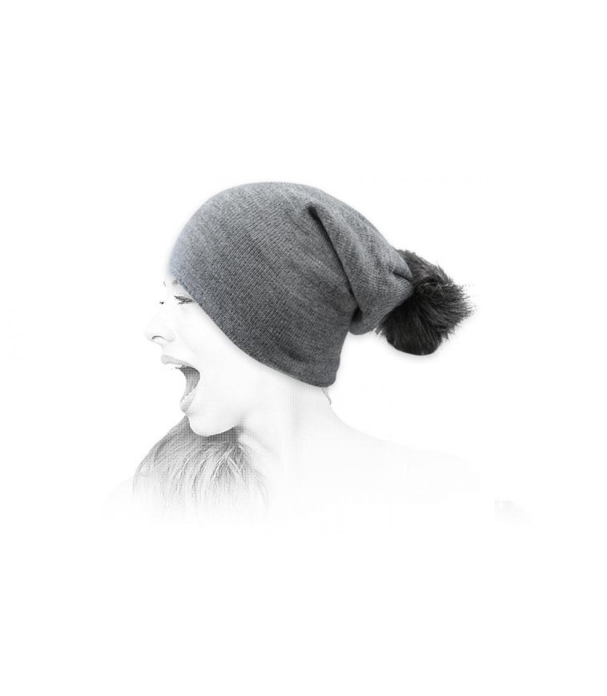 cappello lungo pompon grigio Melina grey cappello lungo pompon grigio Melina grey